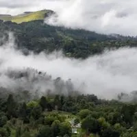 Hogsback में, होटल Further Beyond
