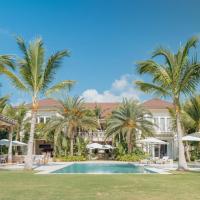 Luxurious fully-staffed villa with amazing view in exclusive golf & beach resort, hotel near Punta Cana International Airport - PUJ, Punta Cana