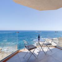 Superb Seafront Family Apartment by Buena Vista, hotel a Sliema