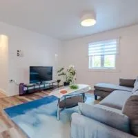 Nice River & Mountain View+4 Beds+Free parking, hotell sihtkohas McMasterville