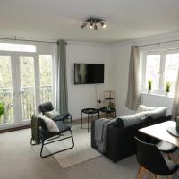 Queensgate by Mia Living 2 bedroom apartment with free parking