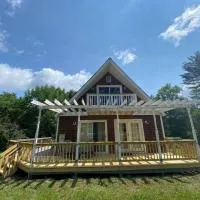 Mountain Adventure Ski Chalet near Gore, hotel din Johnsburg