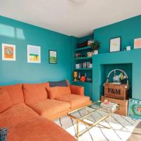 Bright 4 Bedroom Home in South London