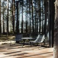 Stay ÖÖD Laheranna SÄRA -with sauna, хотел в Punakivi