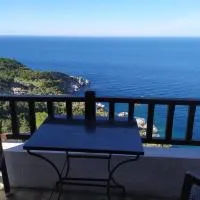 Triple studio apartment in Mylopotamos Beach, hotel di Tsagarada