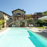 Country house with pool and outbuilding Fivizzano by VacaVilla