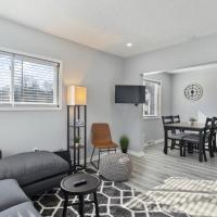 Newly-Renovated Modern Stylish 3 Bedroom Home In Lansing - Sleeps 4