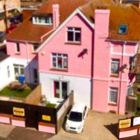 SINGER HOUSE , BEACH SEAFRONT , FLATS ,GUEST HOUSE & BALLET & MAKE UP SCHOOLS is MAGNIFICENT for Familys with Hundreds of Toys ,Ballet studios, Disney Movies Piano , Family Flats ,Gardens