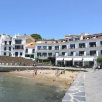 Hotel Playa Sol โรงแรมในกาดาเกส