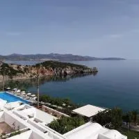 Istron Bay Hotel – hotel w mieście Istro