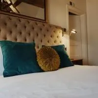 Upstairs at 33 - Self check in boutique accommodation in Worcester Centre, hotel in Worcester