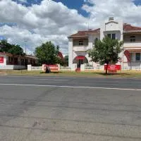 Merriwa Golden Fleece Motor Inn & Lodge incorporating Merriwa Motor Inn & Motel، فندق في Merriwa
