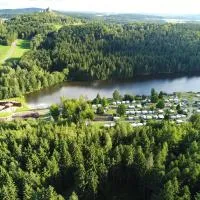 Freizeit- und Campinganlage Gaisweiher, hotel v destinácii Flossenbürg