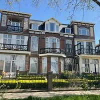 Plato by Hofstad Studio’s