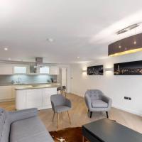 Stunning 1 Bedroom Apartment in Private Mews