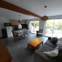 Appartement sur jardin au calme à Pernes 1 chambre, hotell sihtkohas Pernes