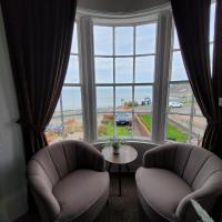 Sea View flat 2 with Fast WiFi and FREE parking