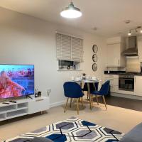 New Stylish Station Apartment in Rochester with Free Parking
