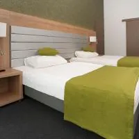 Kalinowe Pola Golf Village, ξενοδοχείο σε Niesulice