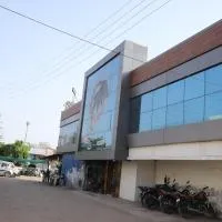 Hotel Dolphin Residency, hotel di Pātan