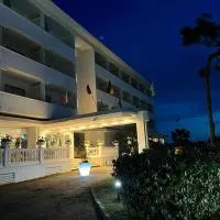 Domizia Palace Hotel, hotel din Baia Domizia