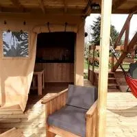 Tente Cabane du Camping Hautoreille, hótel í Bannes