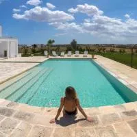 Masseria Rifisa AgriResort,Caprarica di Lecce的飯店