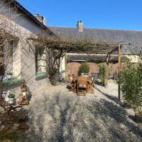 Stunning 3-Bed cottage in the heart of Brittany, hotel in Lignol