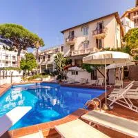 Coccodrillo Hotel & Apartments, hotel v destinaci Varazze