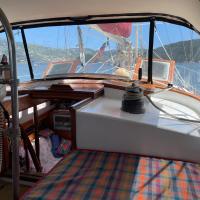 St Thomas stay on Sailboat Ragamuffin incl meals water toys, hotel poblíž Letiště Cyril E. King - STT, Water Island