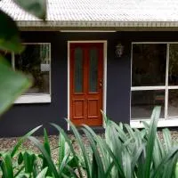 Honeybee House Cottage in the Rainforest, hotel sa Kuranda
