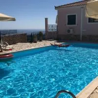 Sarantos Pool Suites, hotel en Lakithra