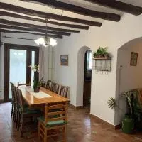 Vive la vida rural: Alojamiento en Les Piles. NIU RURAL, S.L., хотел в Las Pilas