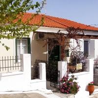 Kontos-Traditional house in Andros beach