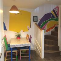 Colourful 2-bed home by the River, Totnes