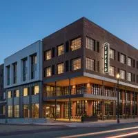Hotel Tupelo, a Wyndham Hotel، فندق في توبيلو