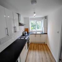 1 bedroom refurbished flat with free parking
