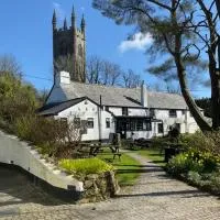 The Crown Inn, hotel em Lanlivery