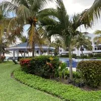 Wave nSea Monterrico: Monterrico'da bir otel