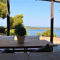 wood & stone dream view house B, hotel v destinaci Diaporos