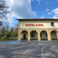 Na Kamieniu Hotel & Spa, viešbutis mieste Olesno