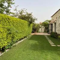 Cheerful fully furnished 3 bedroom villa in North Coast, hotelli kohteessa Dawwār Abū Maḩrūs