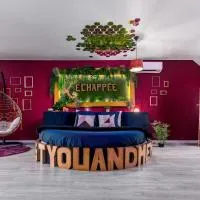 Suite L'echappee - Maison romantique - SPA & Sauna Privatif- Pole Dance - Lit rond avec miroir au plafond, hotel v mestu Pézarches