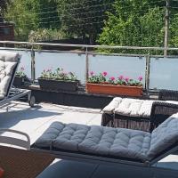 liège 4420 rue jean Jaurès 45 grande maison joyeuse avec terrasse 30m2 pour 8 personnes maximum: Saint-Nicolas, Liège Havaalanı - LGG yakınında bir otel