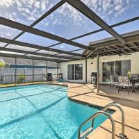 Lavish Holiday Home 2 Mi to Anclote Gulf Park, hotel in Holiday