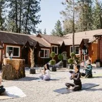Grand Pine Cabins, готель у місті Райтвуд