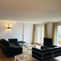 Centrally located, Spacious Modern Apartment, hotel in Höngg, Zürich