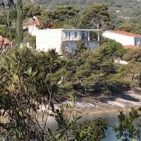 Mira, hotel en Splitska