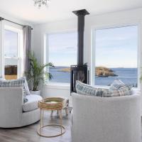 The Puffin Burrow/Luxury Suite with Salt water Hot tub, hotel em Bauline East