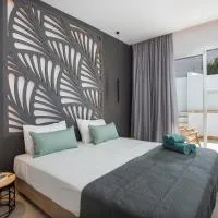 Stavris Studios & Pool Suites